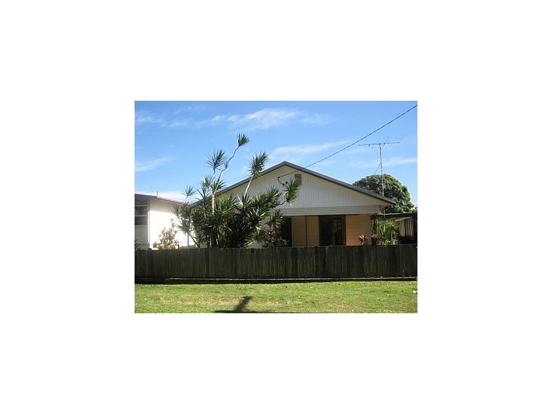 105  Golden Beach Esplanade “Golden Beach”, Caloundra QLD 4551