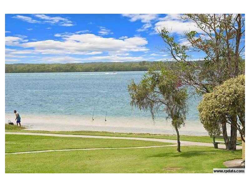 188 Golden Beach Esplanade, Golden Beach QLD 4551