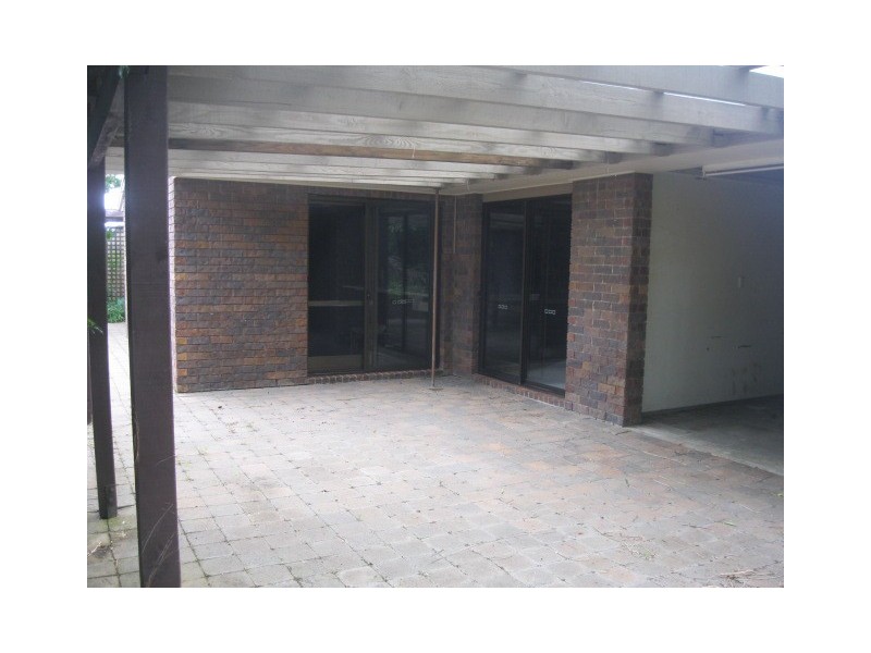 8 Anzac Street, Battery Hill QLD 4551