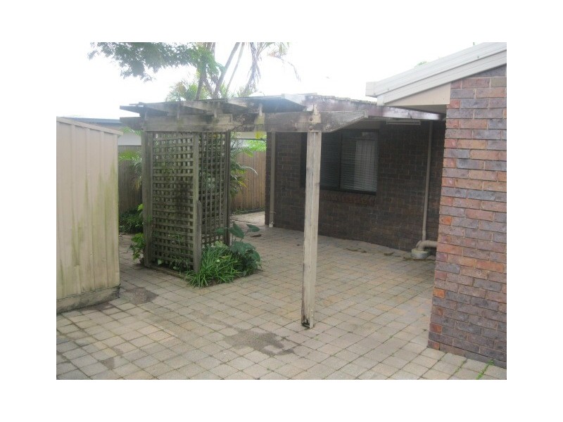 8 Anzac Street, Battery Hill QLD 4551