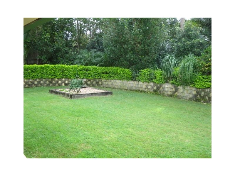 5 Heath Court, Little Mountain QLD 4551