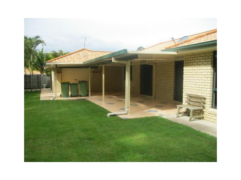 5 Heath Court, Little Mountain QLD 4551