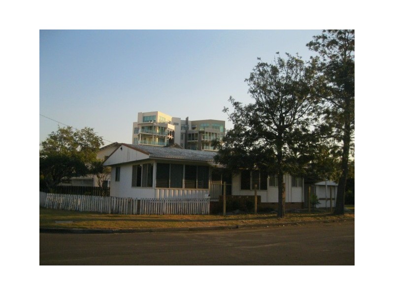 2 Kitchener Street, Golden Beach QLD 4551