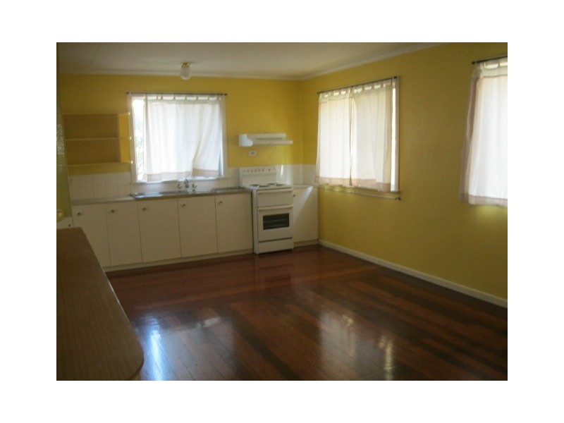 2 Kitchener Street, Golden Beach QLD 4551