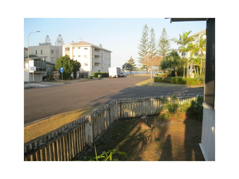 2 Kitchener Street, Golden Beach QLD 4551