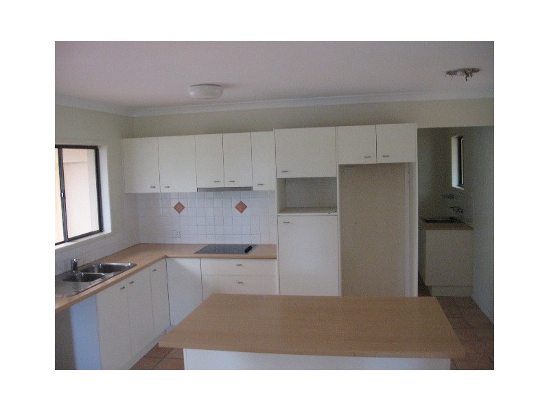 211 Parklands Boulevard, Little Mountain QLD 4551