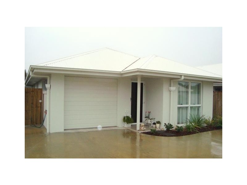 2/4 Lindesay St, Caloundra QLD 4551