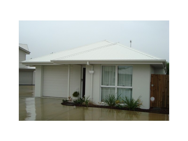 2/4 Lindesay St, Caloundra QLD 4551
