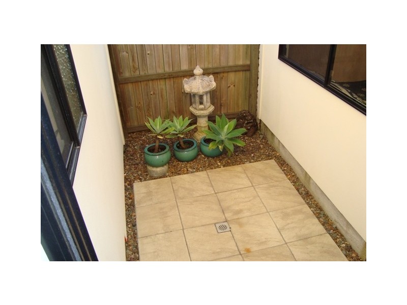 22 Clunie St, Caloundra QLD 4551