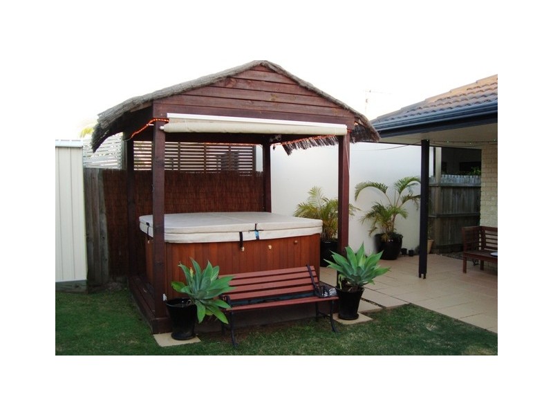 22 Clunie St, Caloundra QLD 4551
