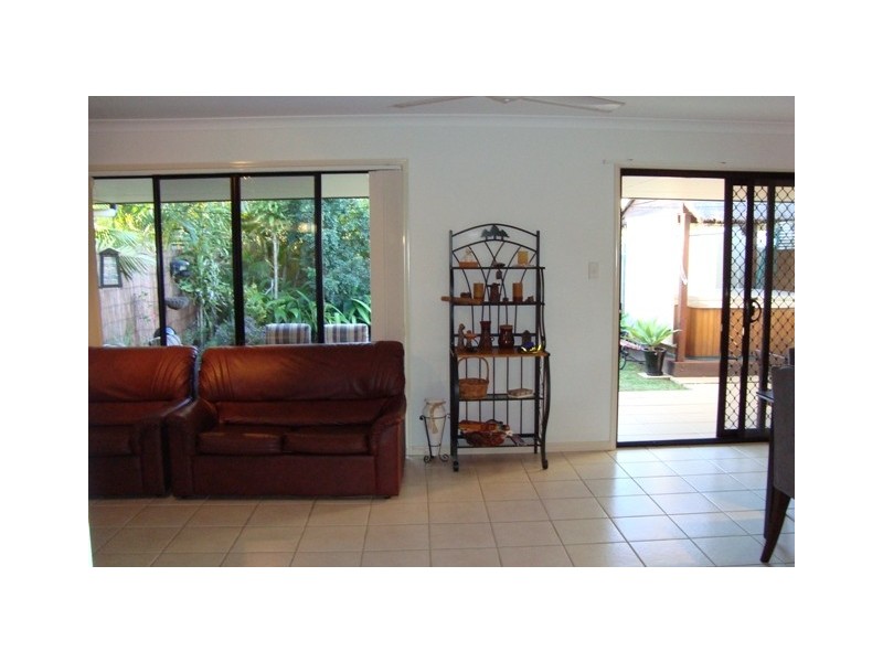 22 Clunie St, Caloundra QLD 4551