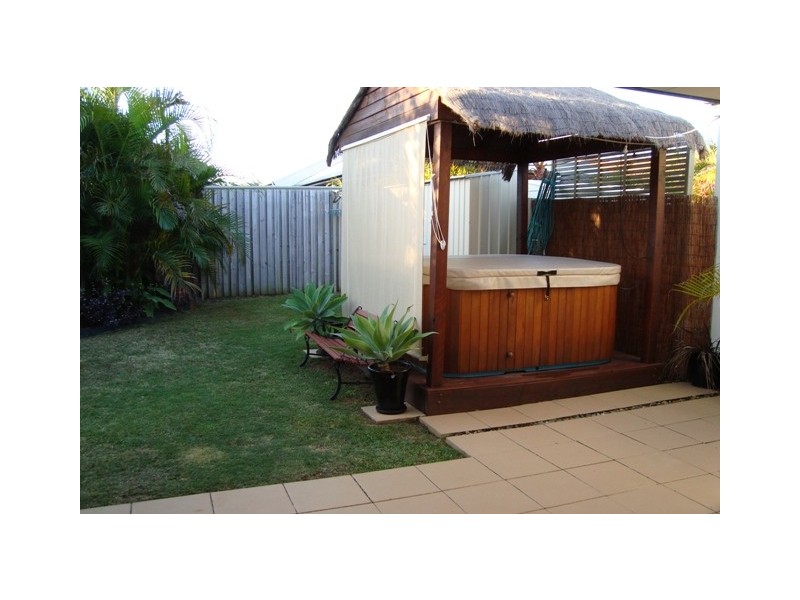 22 Clunie St, Caloundra QLD 4551