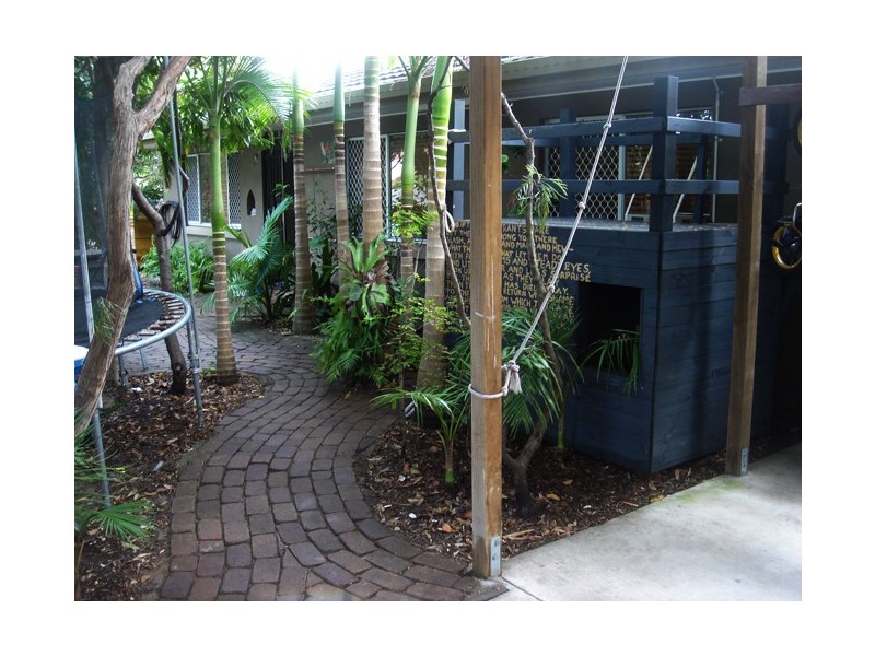 1 – 3 BULL, Caloundra QLD 4551