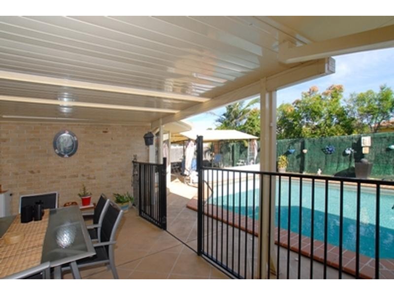 2 Wild Flower Way, Caloundra QLD 4551
