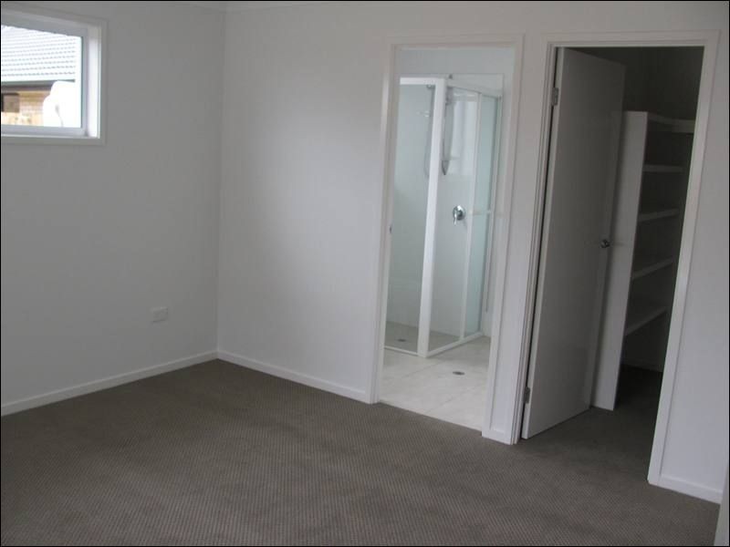 12 Cumberland Cr, Little Mountain QLD 4551