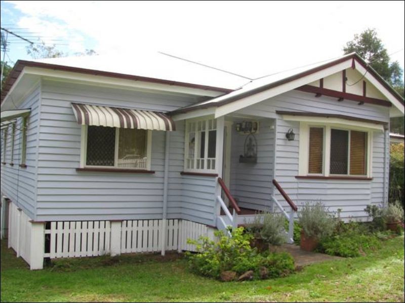 16 Ash Street, Maleny QLD 4552