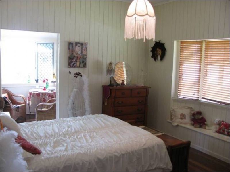 16 Ash Street, Maleny QLD 4552