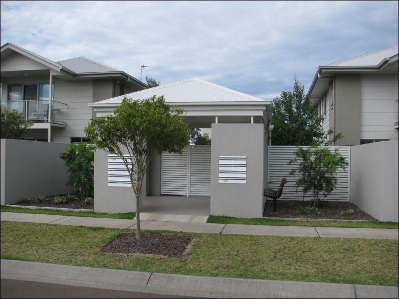 5-4 Lindesay St, Caloundra West QLD 4551