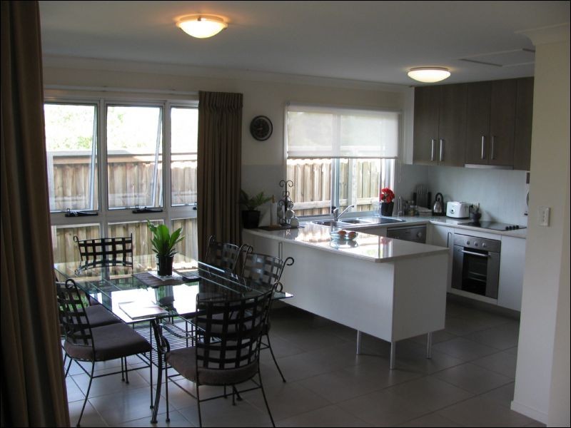 5-4 Lindesay St, Caloundra West QLD 4551