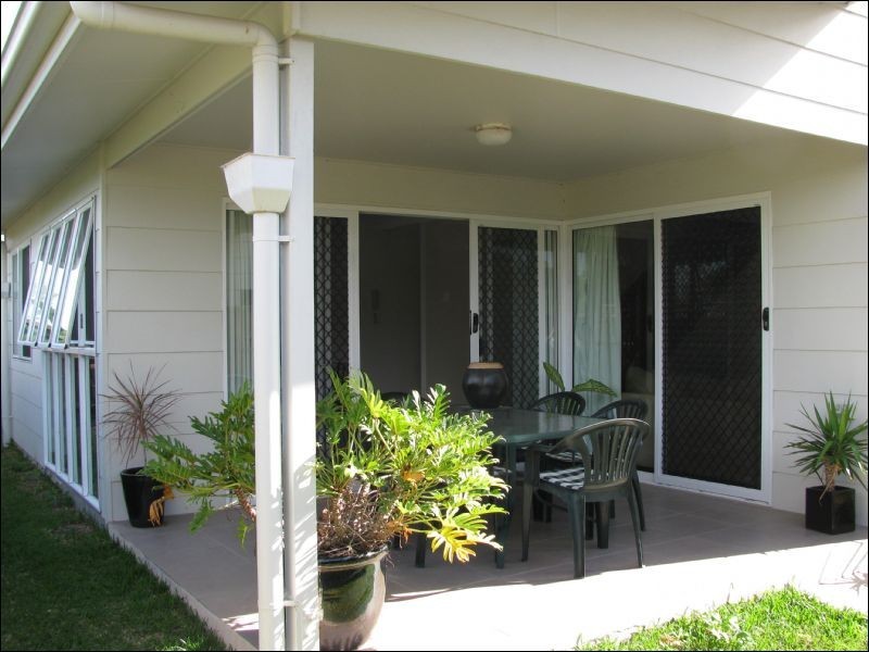 5-4 Lindesay St, Caloundra West QLD 4551