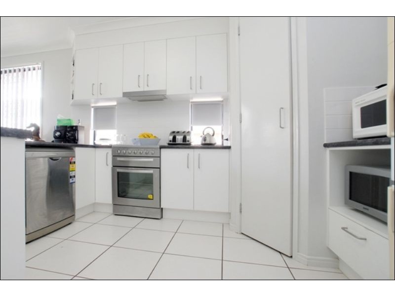 38 Crater St, Caloundra West QLD 4551