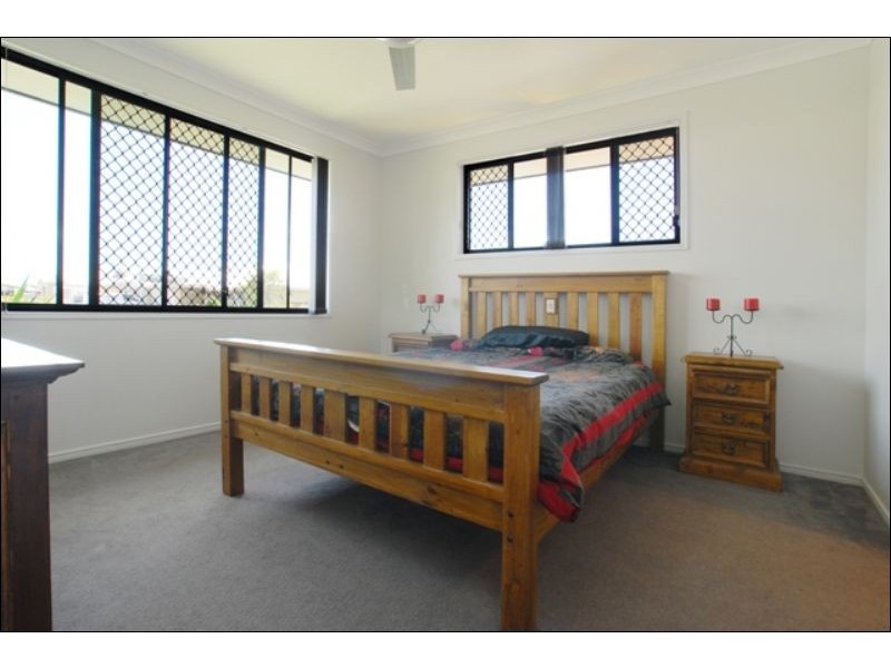 38 Crater St, Caloundra West QLD 4551
