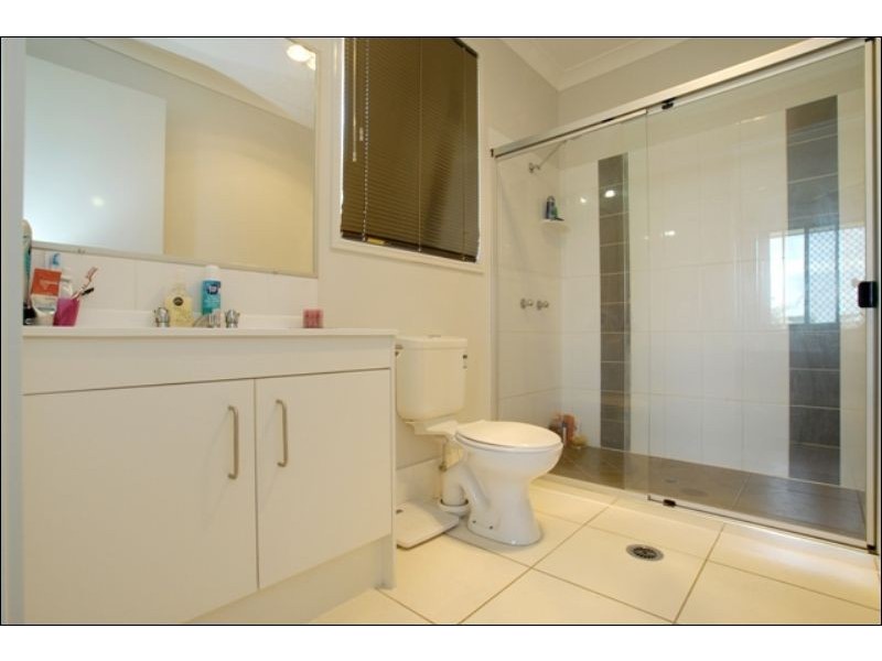 38 Crater St, Caloundra West QLD 4551