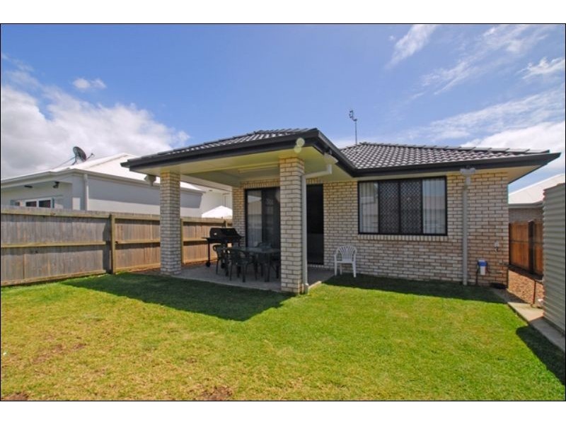 38 Crater St, Caloundra West QLD 4551