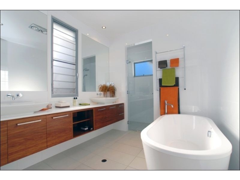 31 Meta St, Mooloolaba QLD 4557