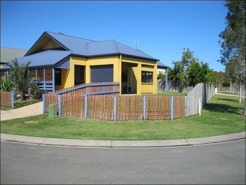 24 Rosslare St, Caloundra West QLD 4551