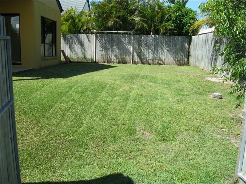 24 Rosslare St, Caloundra West QLD 4551