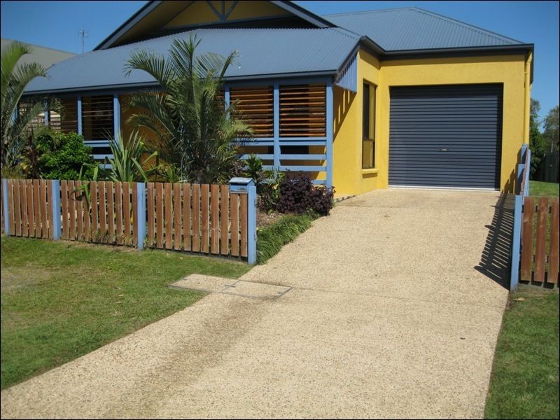 24 Rosslare St, Caloundra West QLD 4551