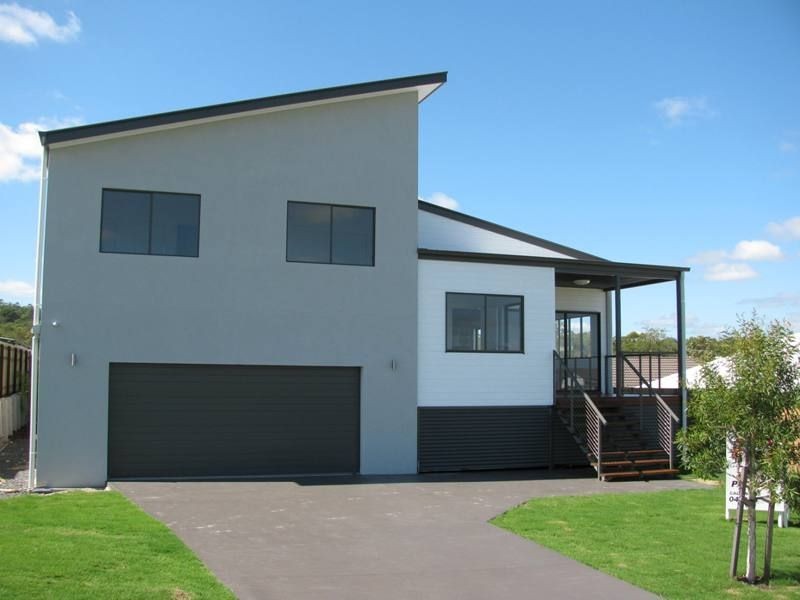 4 Leeside St, Caloundra QLD 4551