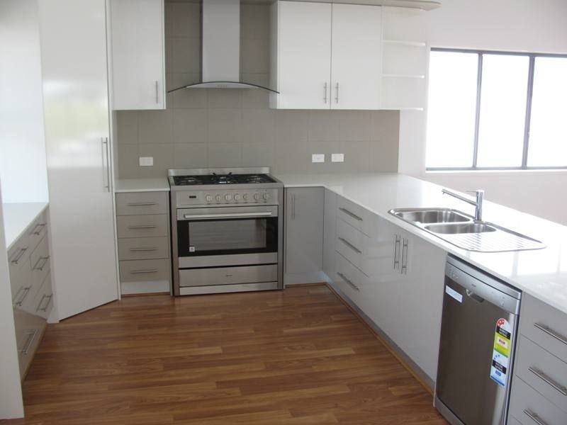 4 Leeside St, Caloundra QLD 4551