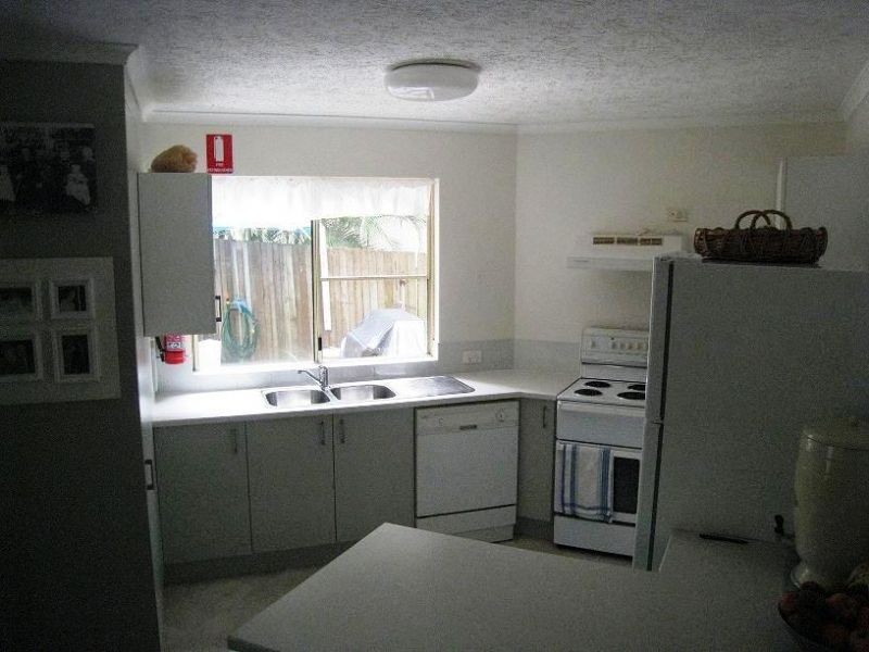 20 Warne Tce, Kings Beach QLD 4551