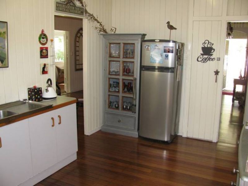 16 Ash St, Maleny QLD 4552