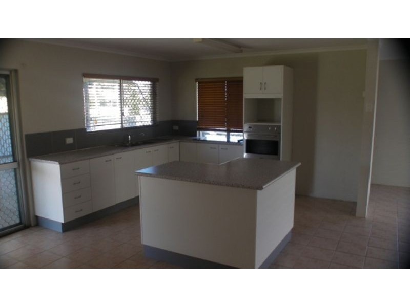 4 Warloo St, Wurtulla QLD 4575