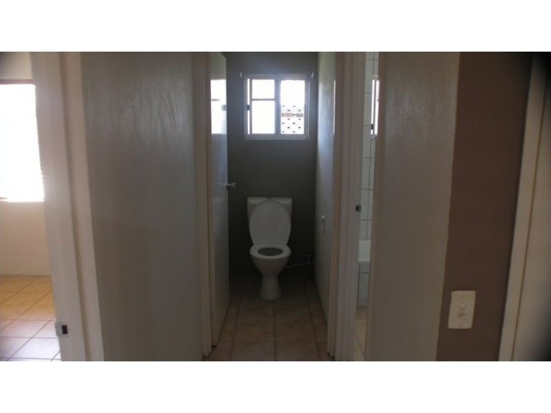 4 Warloo St, Wurtulla QLD 4575