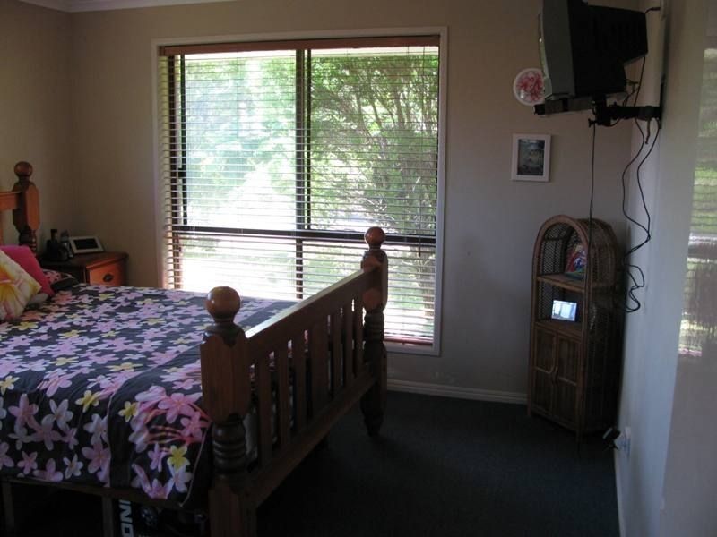 8 Nichols St, Beerwah QLD 4519