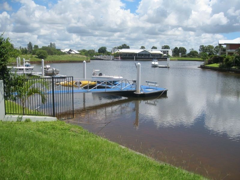 22 Harbourlights Way, Pelican Waters QLD 4551
