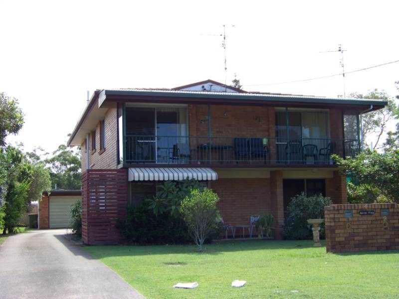 4  Coronation  Ave, Caloundra QLD 4551