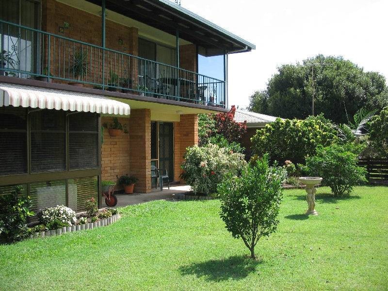 4  Coronation  Ave, Caloundra QLD 4551