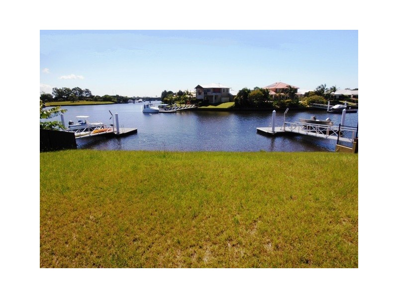28 Harbourlights Way, Pelican Waters QLD 4551