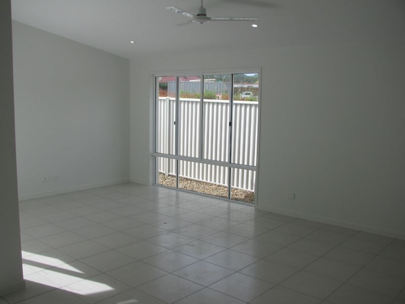 25 Riverstone Cr, Little Mountain QLD 4551