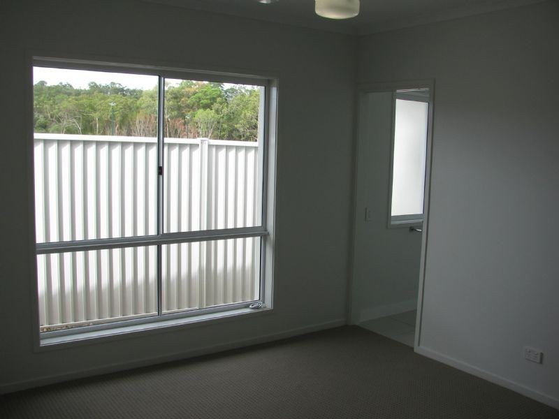 25 Riverstone Cr, Little Mountain QLD 4551