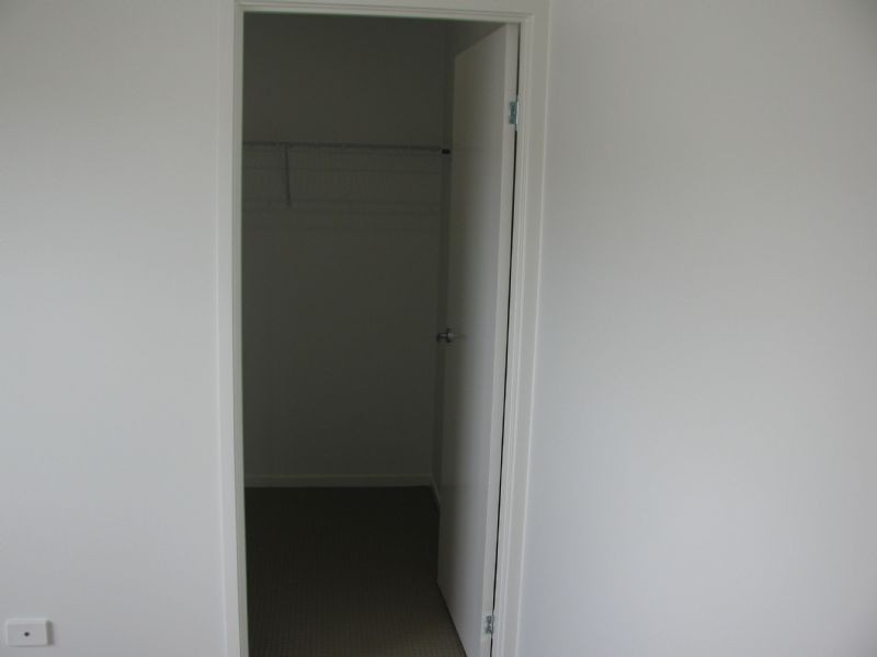 25 Riverstone Cr, Little Mountain QLD 4551