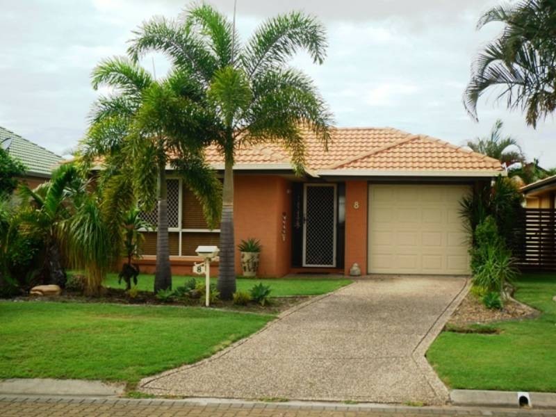 8 AZALEA PLACE, Caloundra QLD 4551