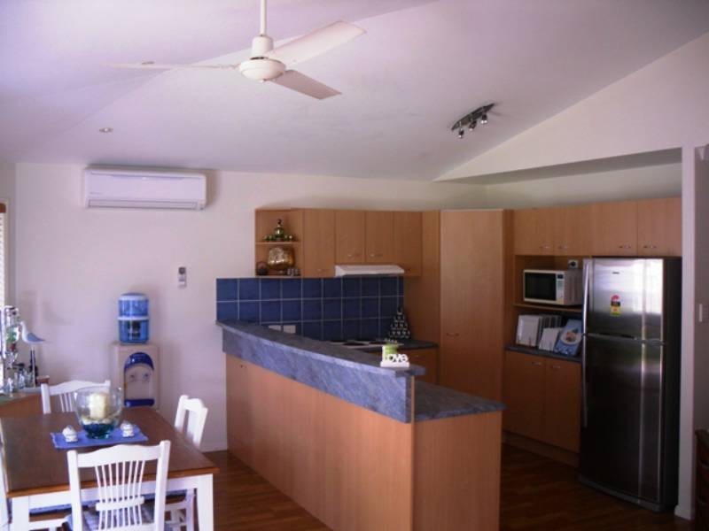 8 AZALEA PLACE, Caloundra QLD 4551