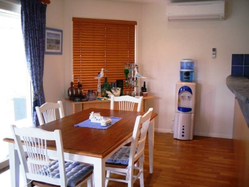 8 AZALEA PLACE, Caloundra QLD 4551