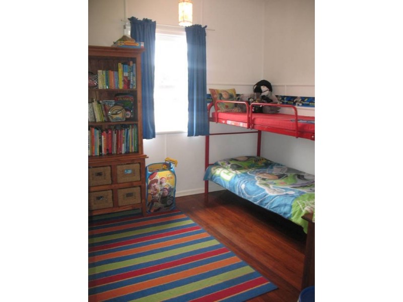 26 Taylor Ave, Golden Beach QLD 4551